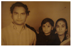 वीरेंद्र जी पत्‍नी और बेटी वीरा के साथ 