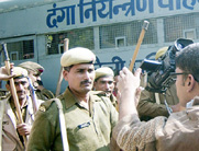 पुलिस ने पत्रकारों को पीटा