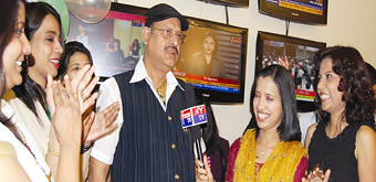 एचवाई टीवी लांचिंग समारोह में एनई टीवी ग्रुप के चेयरमैन और मैनेजिंग डायरेक्टर मतंग सिंह
