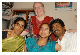 19 साल बाद दुबारा बेंगलोर आई हाथ-पैर विहीन लड़की की खुशी देखते बनती है.