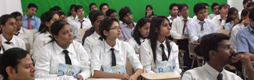 वर्कशाप में शामिल पत्रकारिता विभाग के छात्र-छात्राएं. वर्कशाप में शामिल पत्रकारिता विभाग के छात्र-छात्राएं.