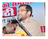 अपनी बात रखते भड़ास4मीडिया के एडिटर यशवंत सिंह.