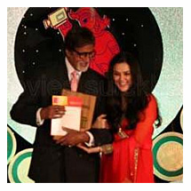 अवार्ड समारोह में अमिताभ बच्चन और प्रीति जिंटा.