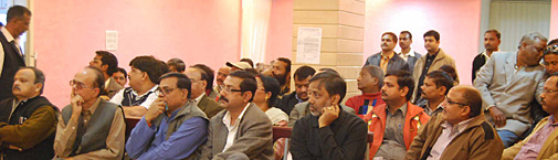 बैठक में मौजूद पत्रकार.