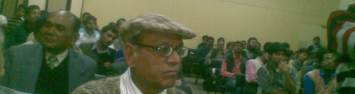 प्रभाष जी पर किताब के लोकार्पण समारोह में शामिल होने आए लोग. प्रभाष जी पर किताब के लोकार्पण समारोह में शामिल होने आए लोग.