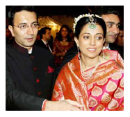 नई दिल्ली में शादी के बाद शुभकामनाएं स्वीकार करते नेहा सेठ और जितिन प्रसाद.