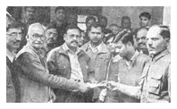एसडीएम को ज्ञापन देते पत्रकार