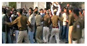 लाठियां
