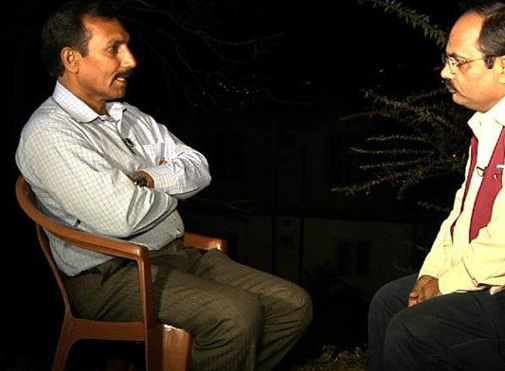 संजीव चौहान पाकिस्तान की कोट लखपत जेल में सरबजीत सिंह के साथ बंद रहे भारतीय क़ैदी गोपाल दास के साथ...गोपाल दास 28 साल बाद पाकिस्तान से छूटकर आये