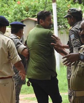 arup_arrest_pictures11111 | No. 1 Indian Media News Portal
