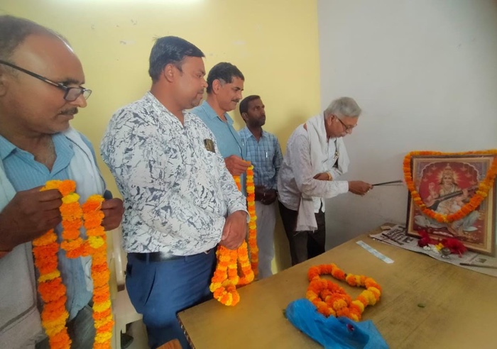 मीडिया के मालिकान अपने पत्रकारों की लेखनी पर दबाव बढ़ाते चले जा रहे हैं