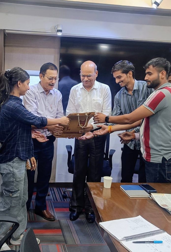 au noida-1 | No. 1 Indian Media News Portal
