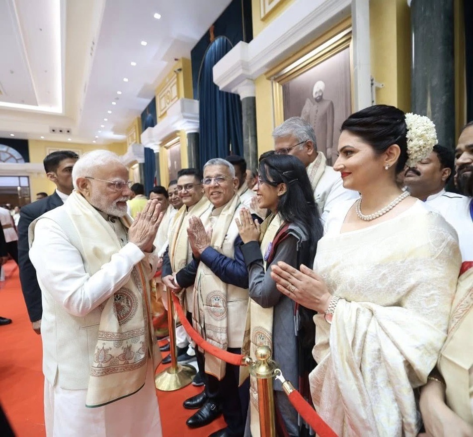 chitra modi | No. 1 Indian Media News Portal