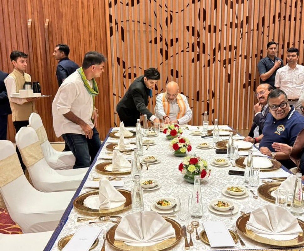 saurabh dinner | No. 1 Indian Media News Portal